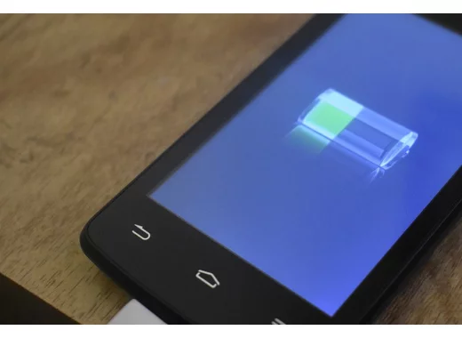 Jusqu'où peut-on vraiment recycler les batteries lithium-ion de nos téléphones et voitures ? 