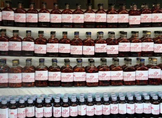 La médecine traditionnelle chinoise va-t-elle se réfugier en France ?