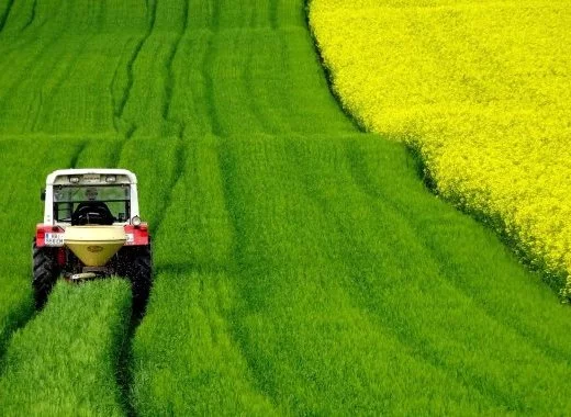 Pesticides : analyser les risques, mais aussi les bénéfices