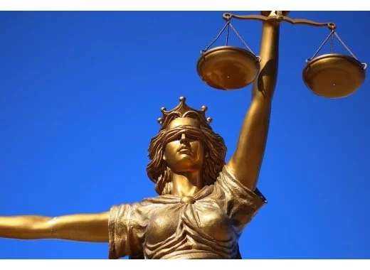 Critiquer les médecines parallèles serait-il de la diffamation ?, éditorial SPS n°286